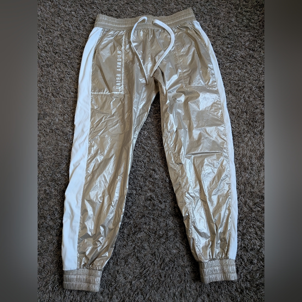 Under Armour Metallic Gold & White 27" Athletic Jogger Pants Women's S